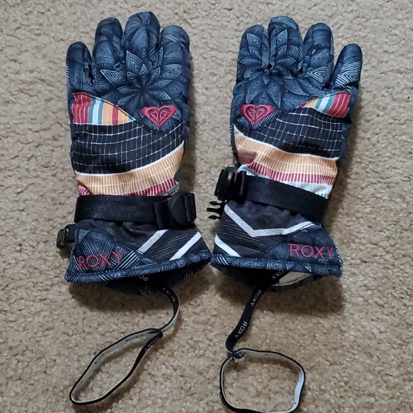 Roxy Gloves- size small. Ski or snowboard - Picture 1 of 6